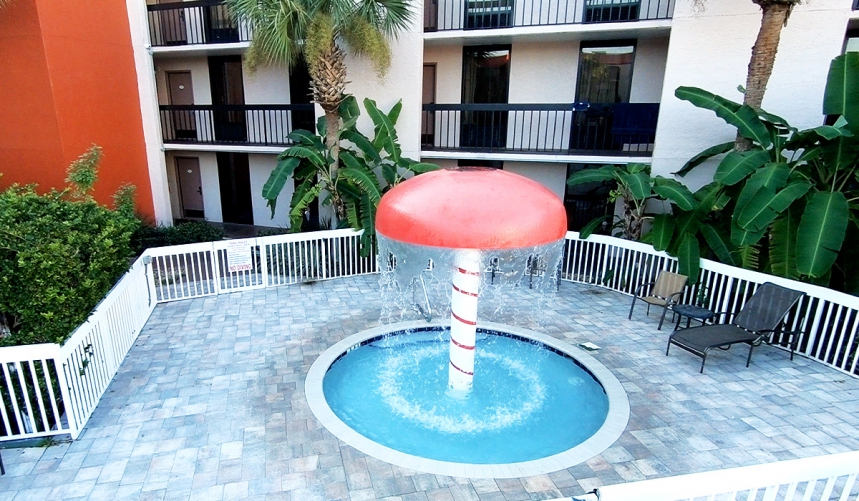 /hotelphotos/thumb-860x501-370497-Baymont Inn Unvrsl Splash Pool 1.jpg
